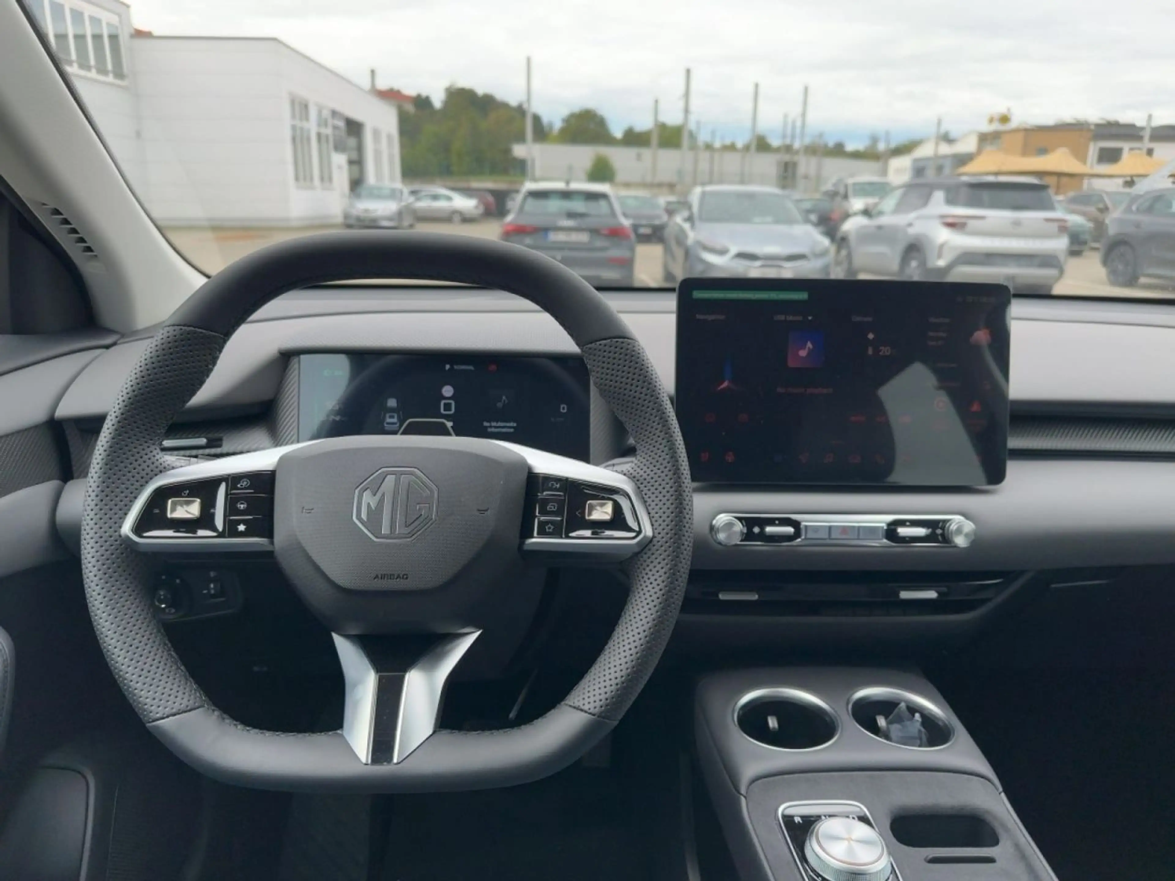 MG S5 EV 64 kWh Luxury — photo 11