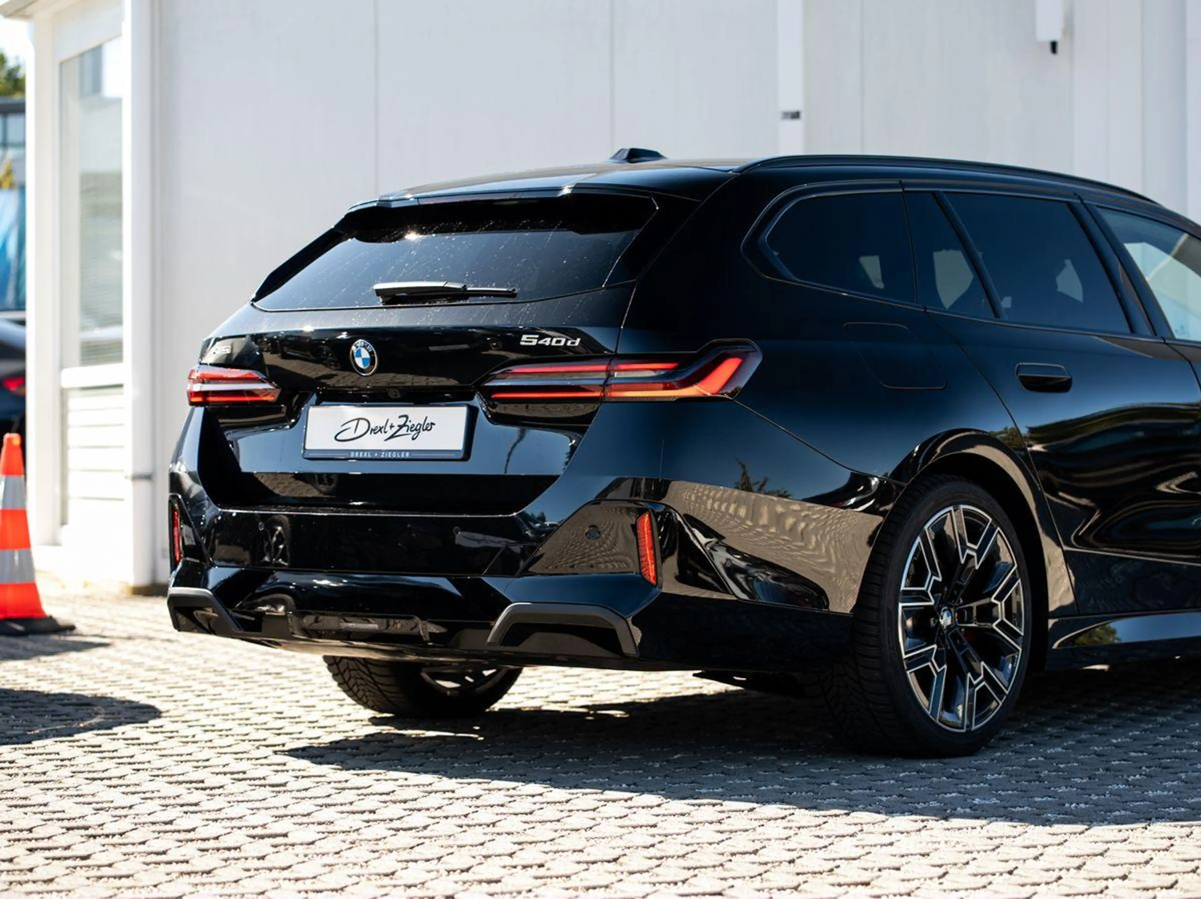 BMW 540 d xDrive Tour M-SportPRO StdHz MSitz PANO ACC — photo 11