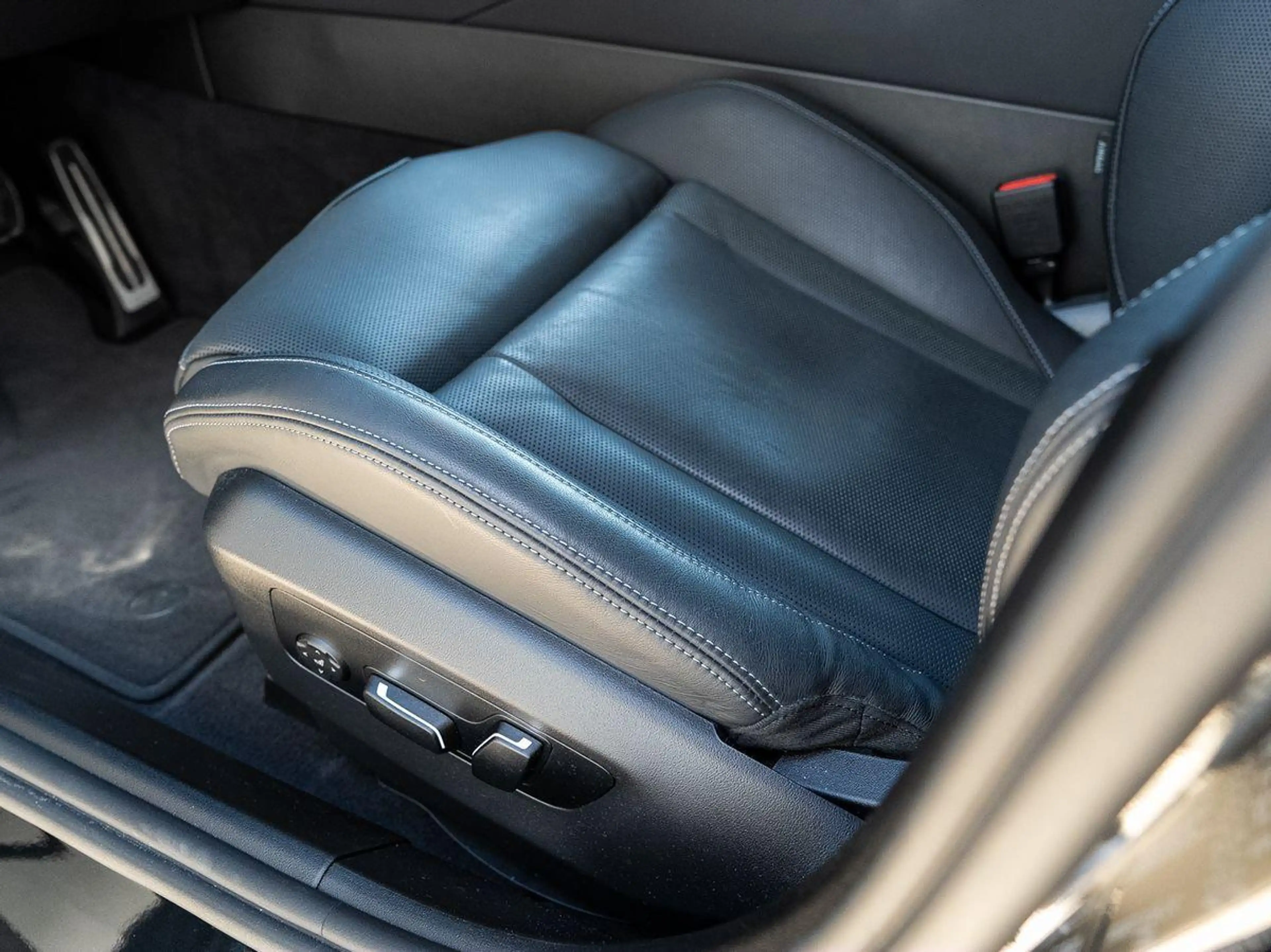 BMW 540 d xDrive Tour M-SportPRO StdHz MSitz PANO ACC — photo 14
