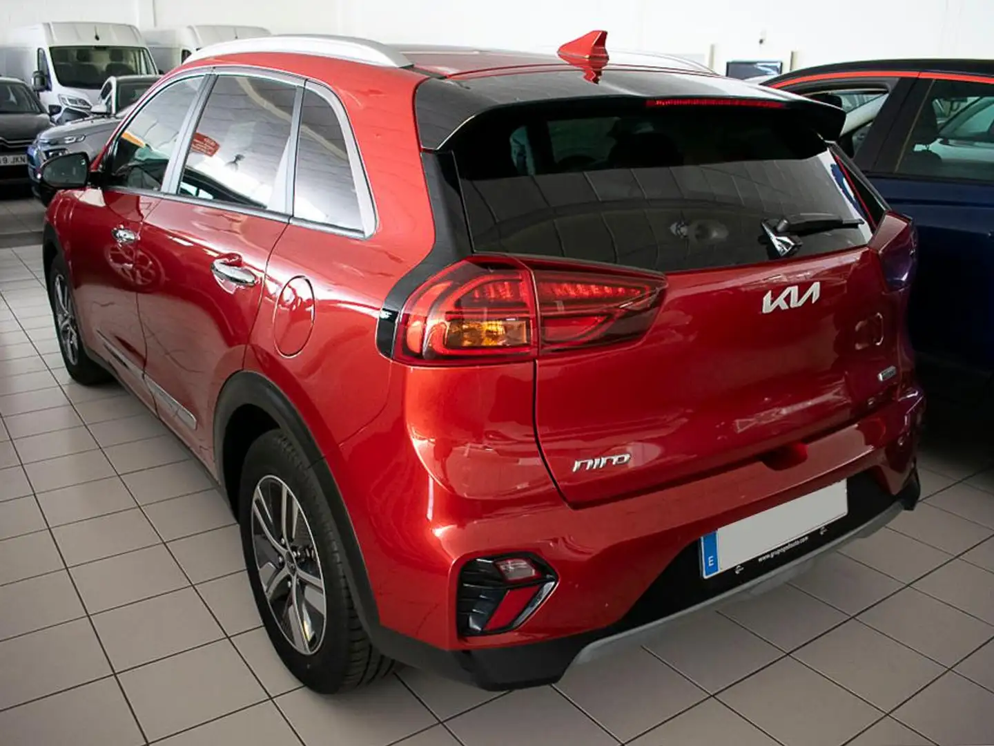Kia Niro 1.6 PHEV Emotion Rojo - 2