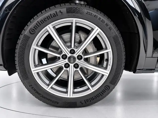 Audi Q5 view 17