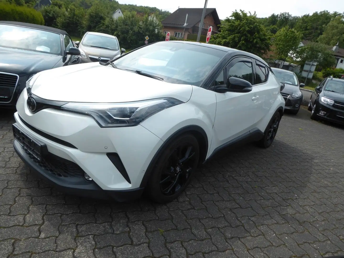 Toyota C-HR 1.2-l-Turbo Style Selection Biały - 1