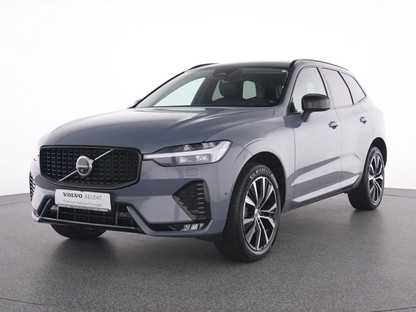 Volvo XC60 B4 Plus Dark +WINTER PAKET+STHZG+20`+360+ Gris - 2
