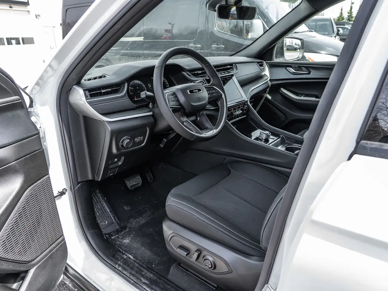 Jeep Grand Cherokee снимка Jeep Grand Cherokee