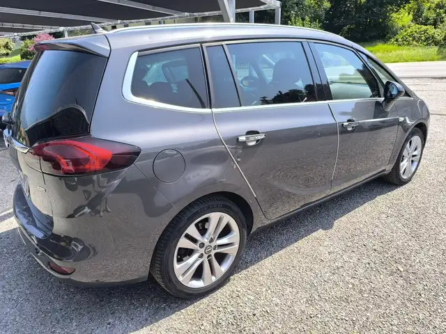Opel Zafira Tourer view 8