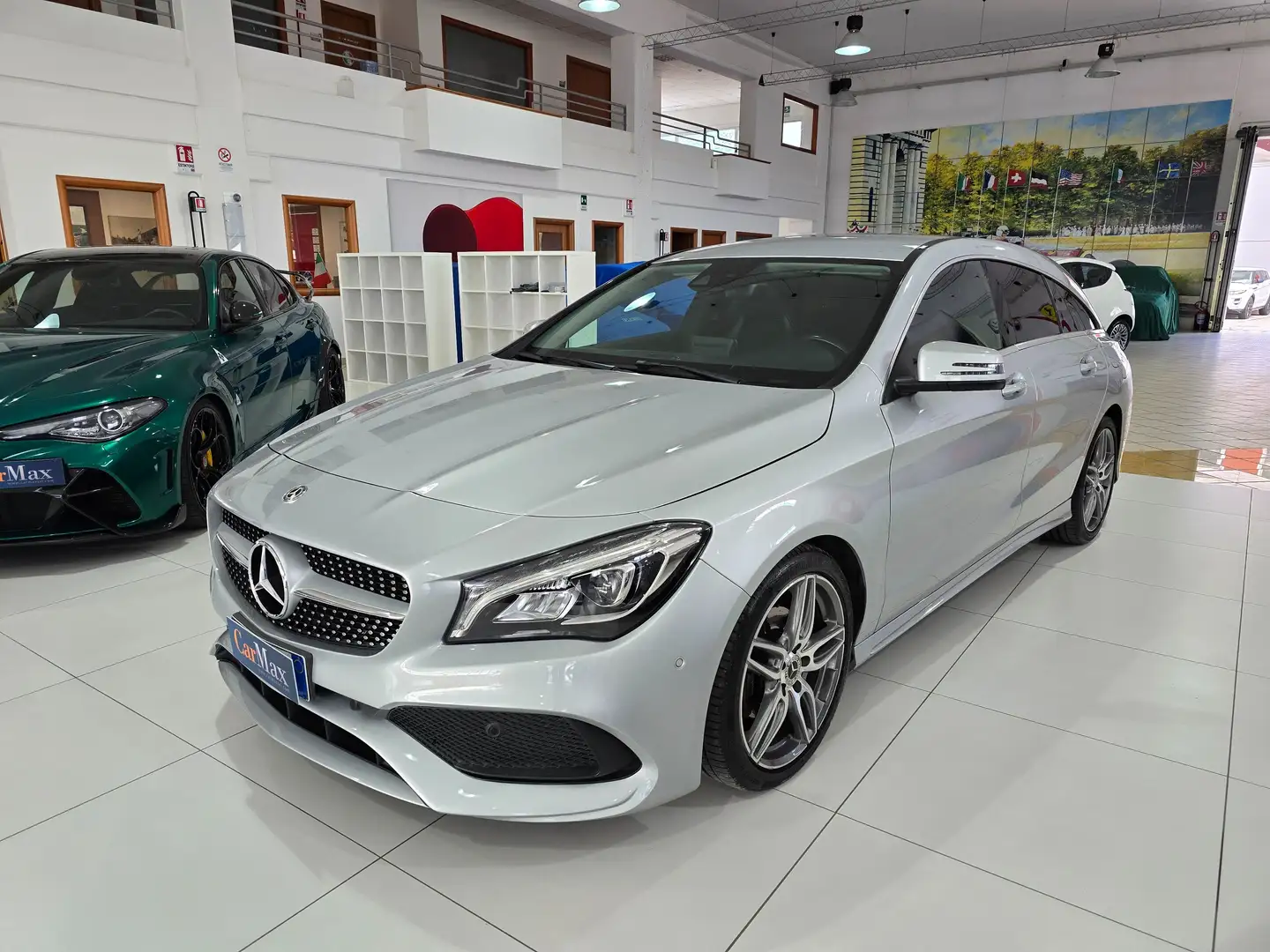 Mercedes-Benz CLA 200 200d Shooting Brake 136CV 4Matic Auto Premium AMG Argento - 1