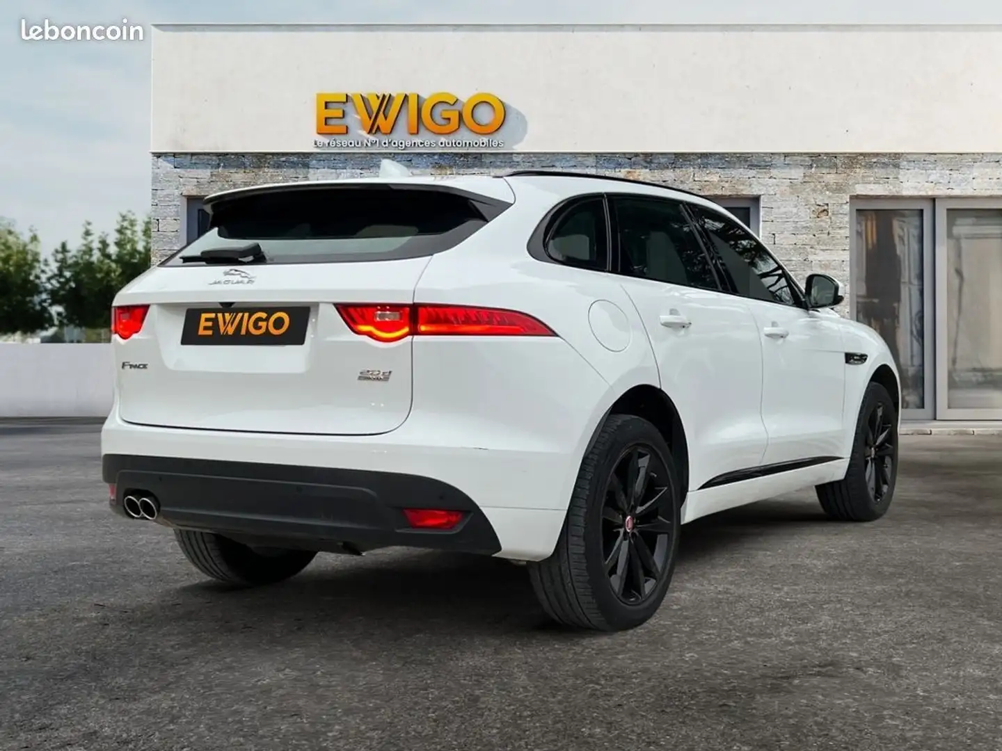 Jaguar F-Pace 2.0 4x4 180 r-sport awd bva8 2eme main sieges chauffant camera start stop carrosserie a revoir Blanc - 2