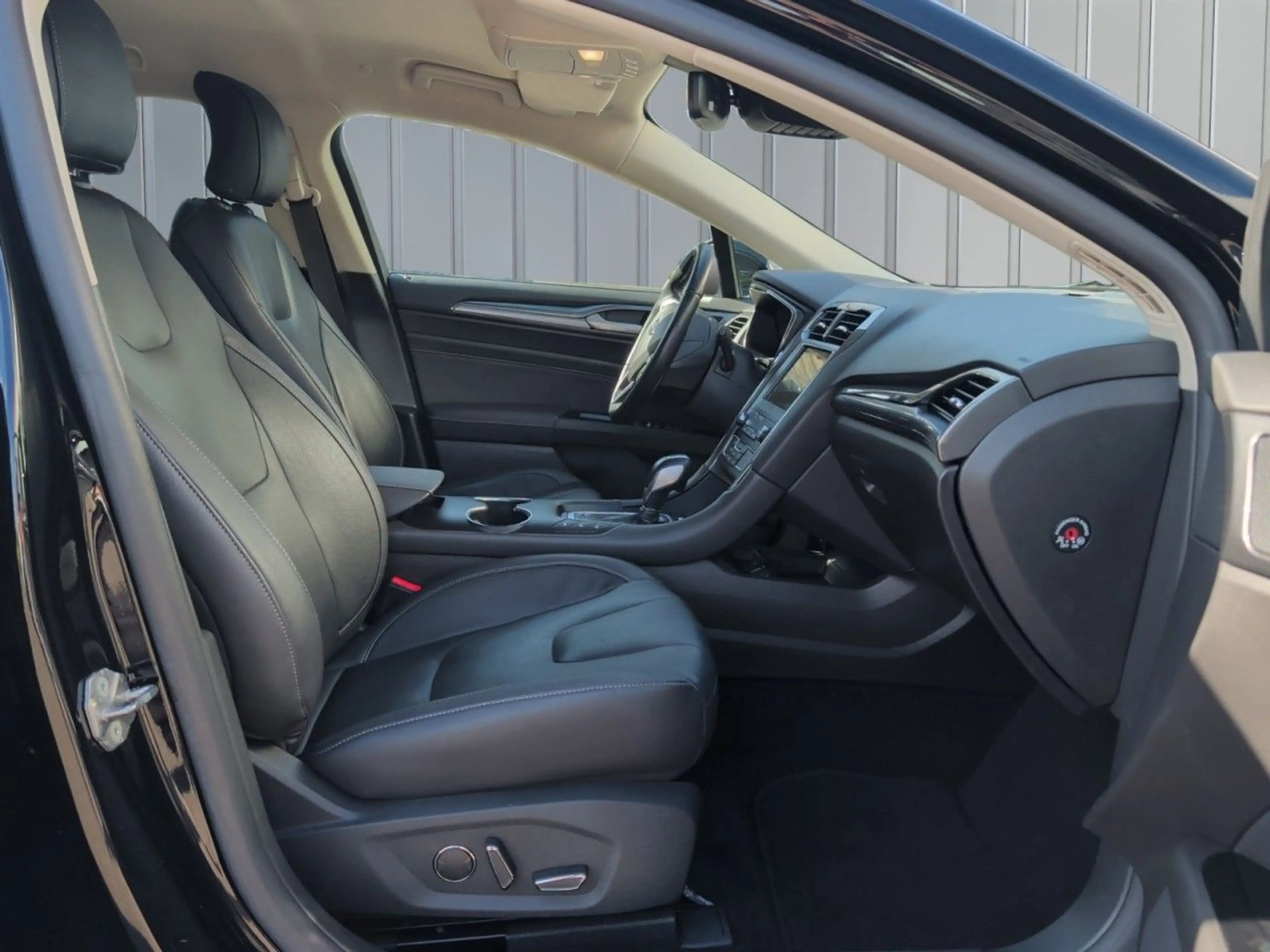 Ford Mondeo Hybrid Autm+ACC+Kamera+Winter-Pkt+LED — photo 12