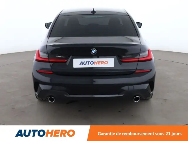 BMW 3 Series view 5