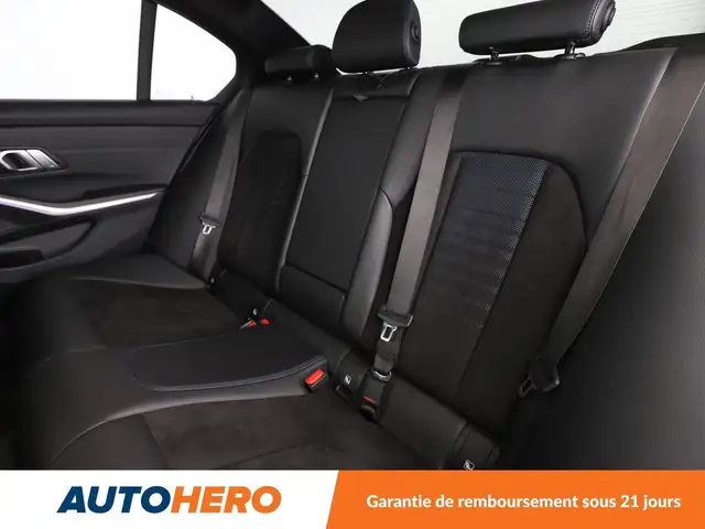 BMW 3 Series view 14
