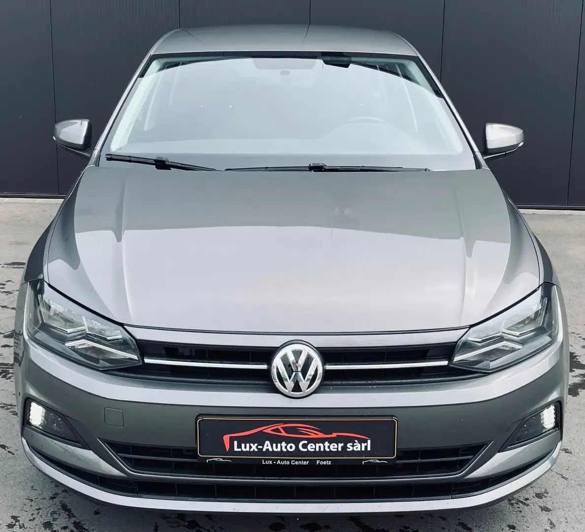 Volkswagen Polo 1.6 TDI SCR Comfortline Gris - 1