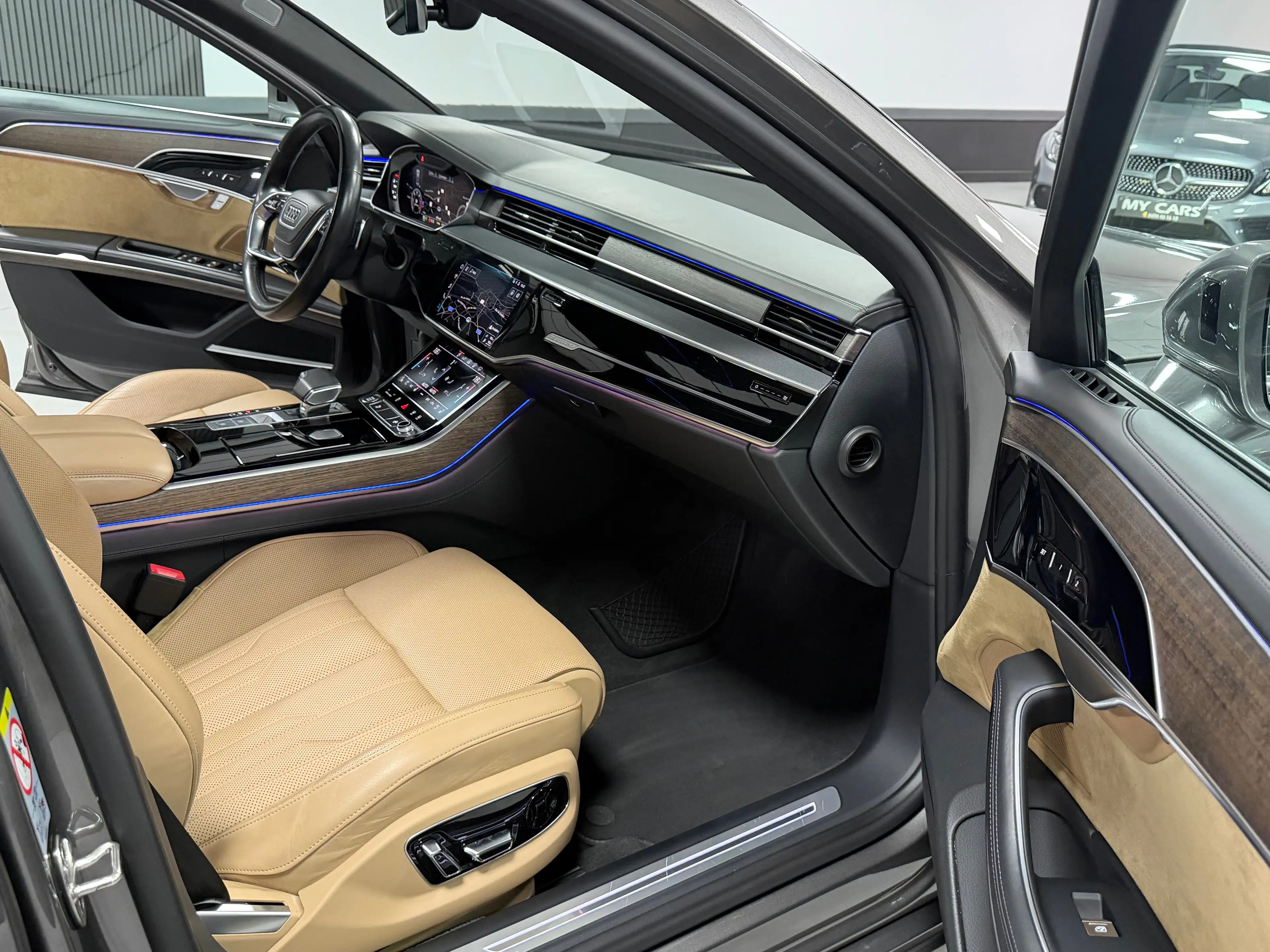 Audi A8 50 TDi Quattro Tiptronic - TOIT PANORAMIQUE - MATRIX - DISTRONIC - HEAD-UP - CAMERA 360 - KEYLESS — photo 13