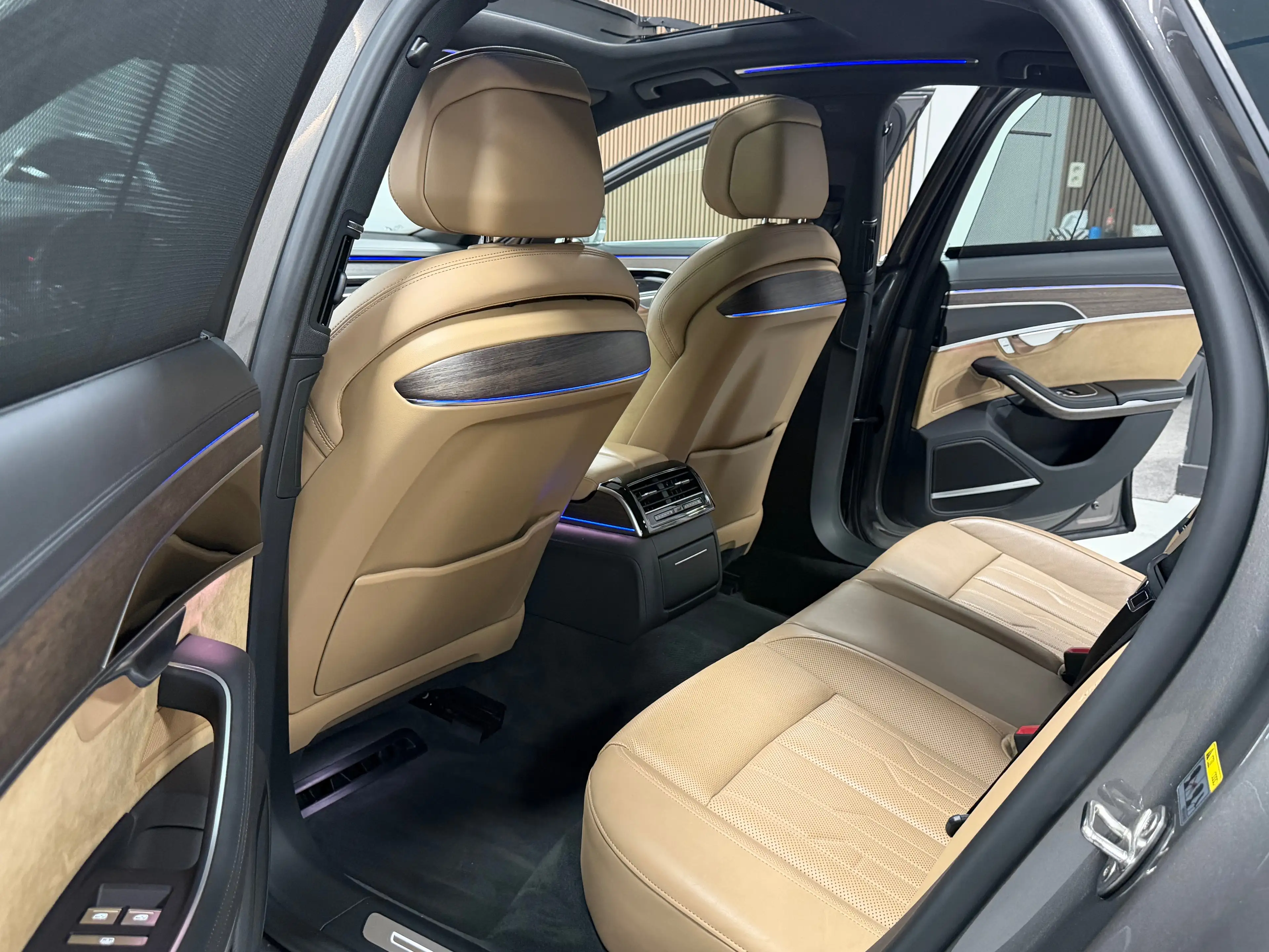Audi A8 50 TDi Quattro Tiptronic - TOIT PANORAMIQUE - MATRIX - DISTRONIC - HEAD-UP - CAMERA 360 - KEYLESS — photo 15