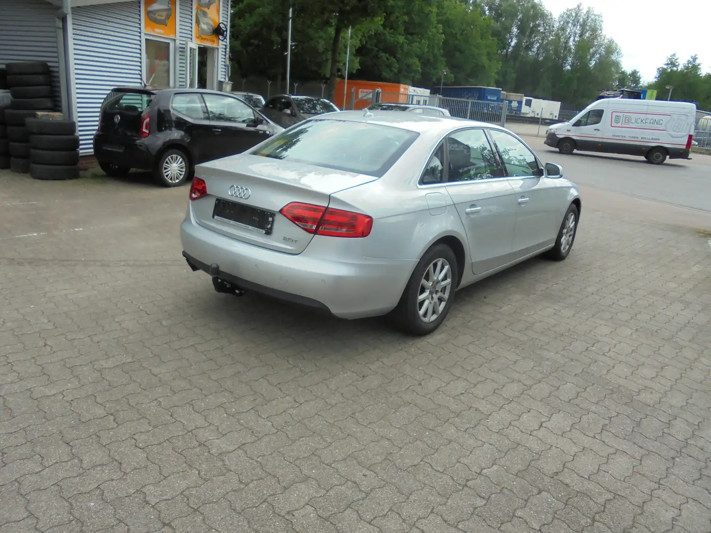Audi A4 Ambiente  Navi AHK Sitzh. Grau - 2