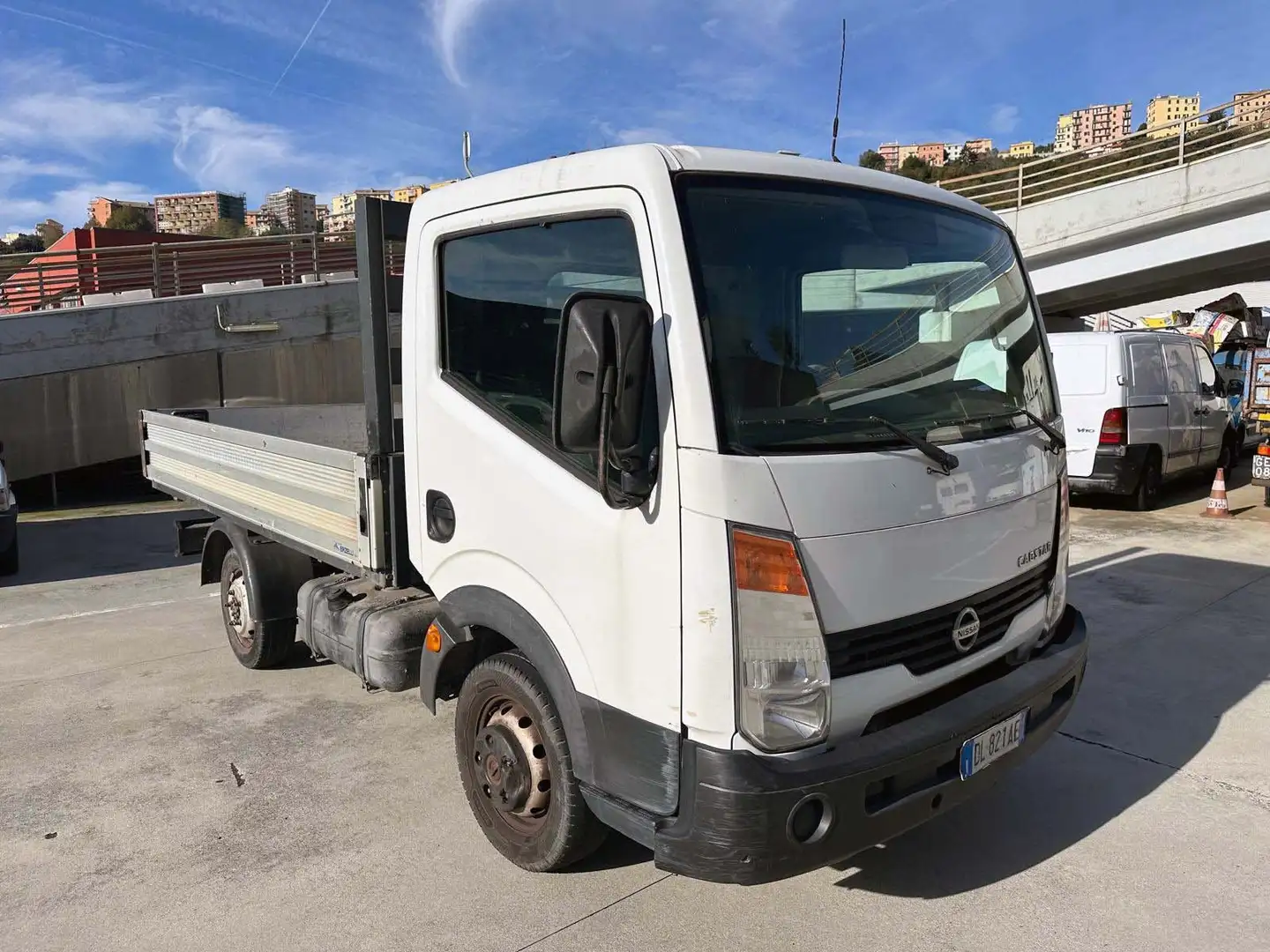 Nissan Cabstar 35.13 2.5 dCi Cassone Fisso in Alluminio Blanc - 2