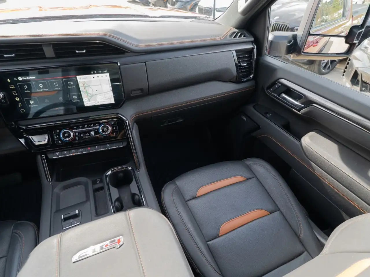 GMC Sierra 3500HD снимка GMC Sierra 3500HD