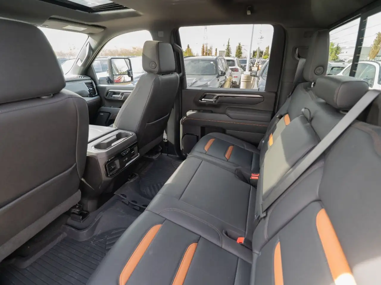GMC Sierra 3500HD снимка GMC Sierra 3500HD