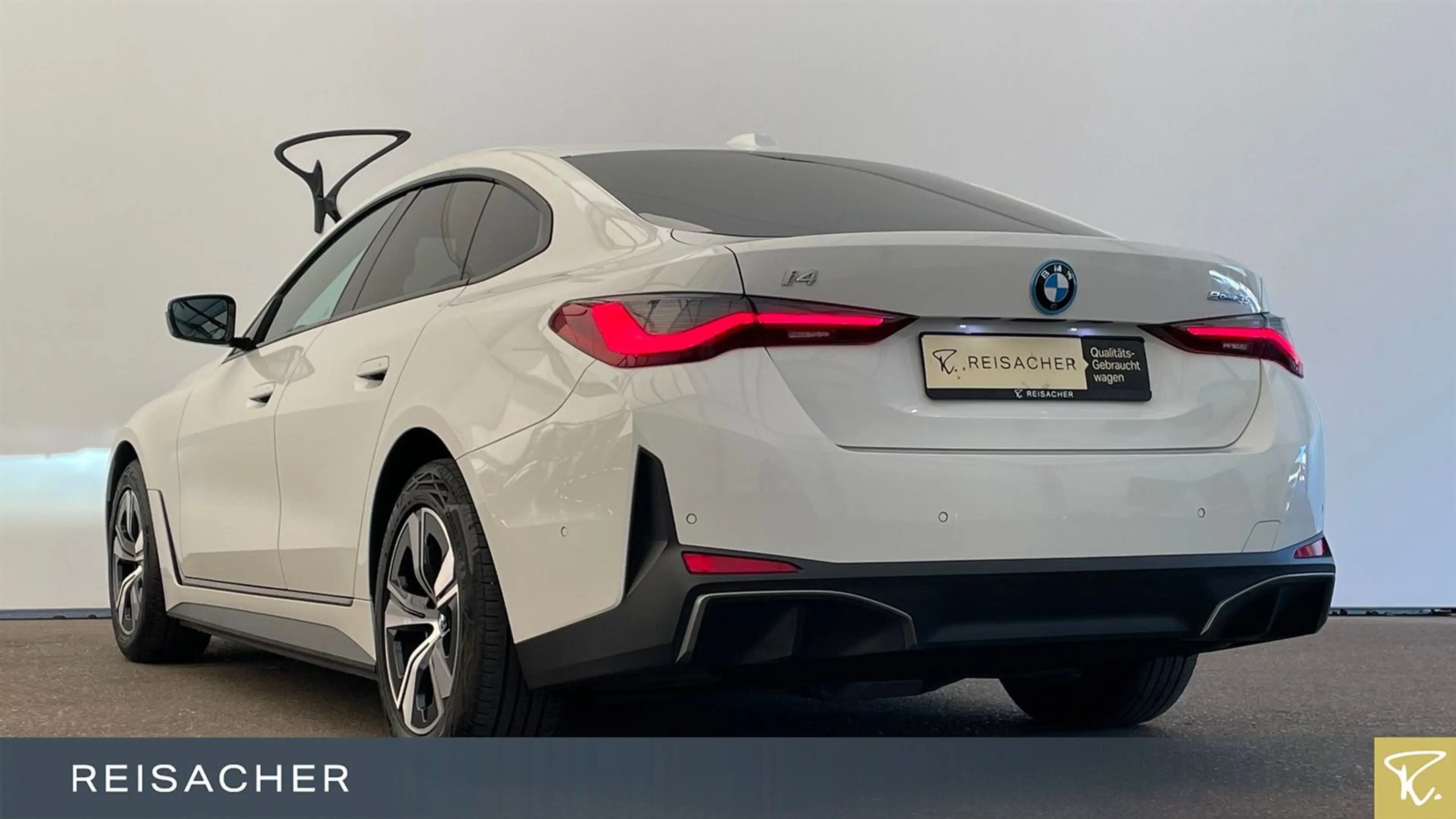 BMW i4 A eDrive35 Gran Coupé LC+ PA RFK Keyless 17" — photo 2