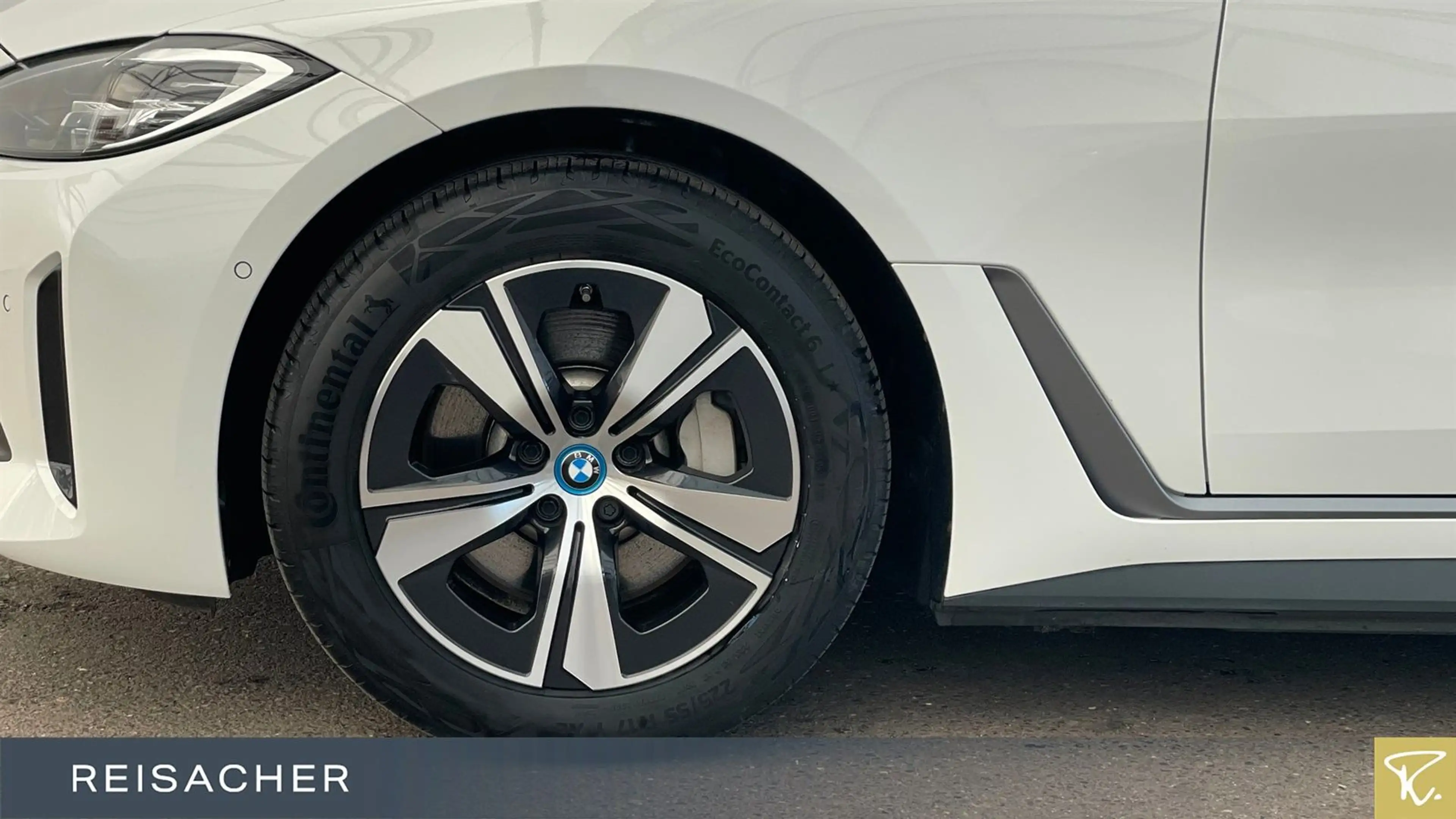 BMW i4 A eDrive35 Gran Coupé LC+ PA RFK Keyless 17" — photo 3