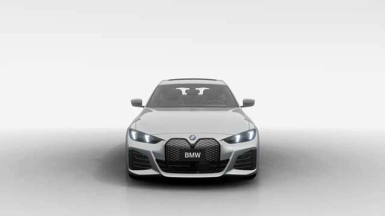 BMW i4 photo BMW i4