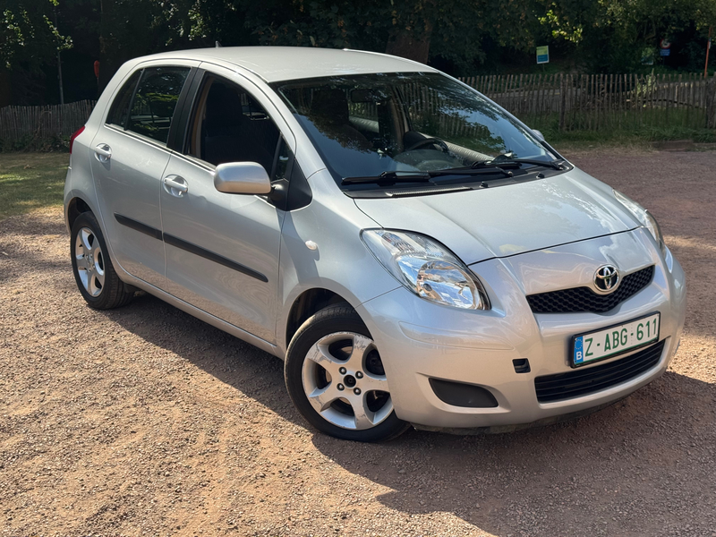 Toyota Yaris Yaris 1.3i VVT-i 16v Linea Sol