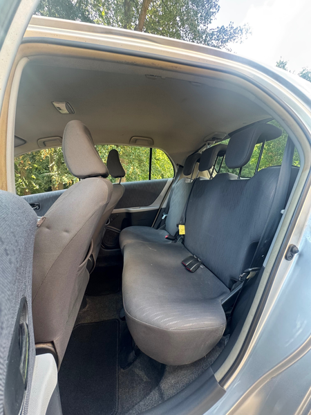 Toyota Yaris Yaris 1.3i VVT-i 16v Linea Sol — photo 8
