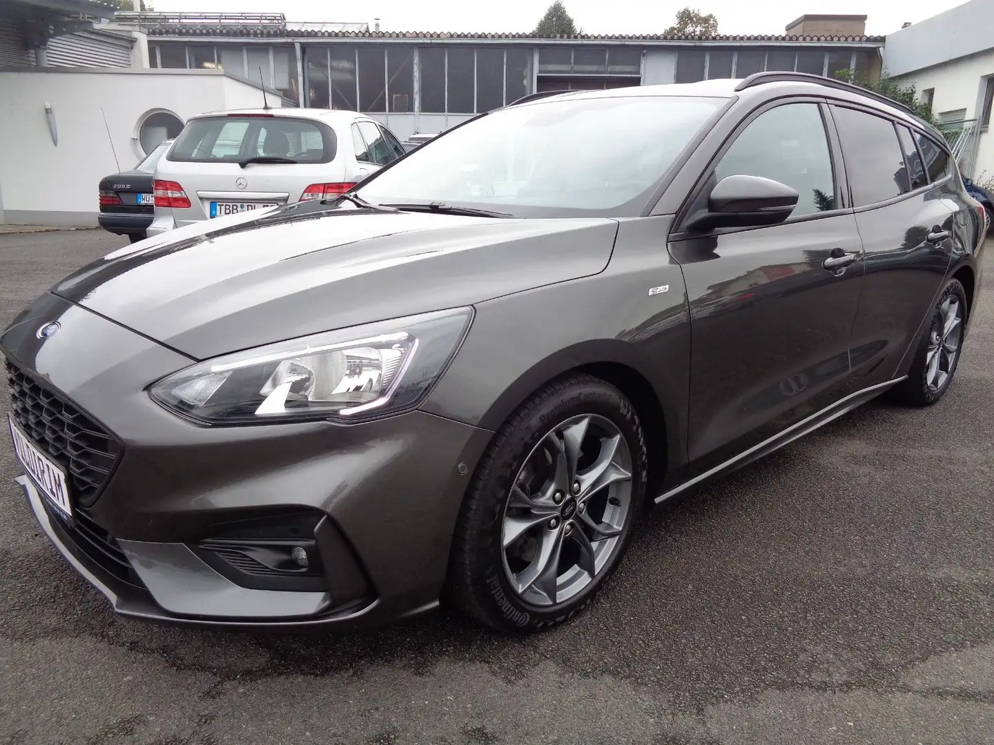 Ford Focus Turnier ST-Line **incl. GARANTIE** Gris - 1