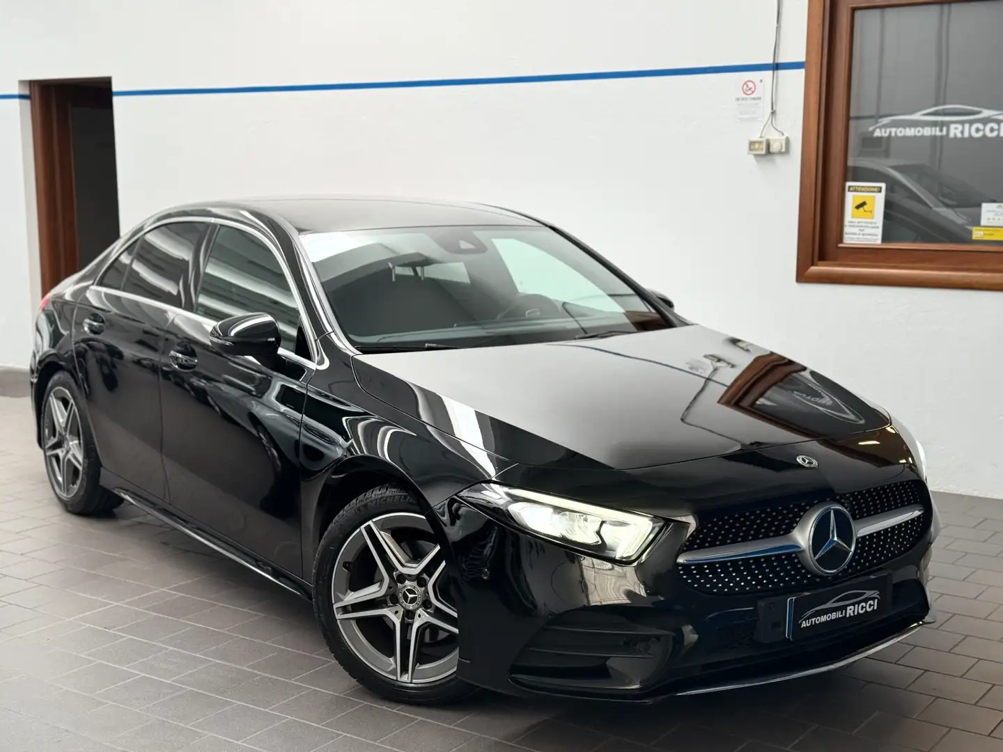 Mercedes-Benz A 200 A 200 Automatic Premium AMG LINE SEDAN Nero - 1
