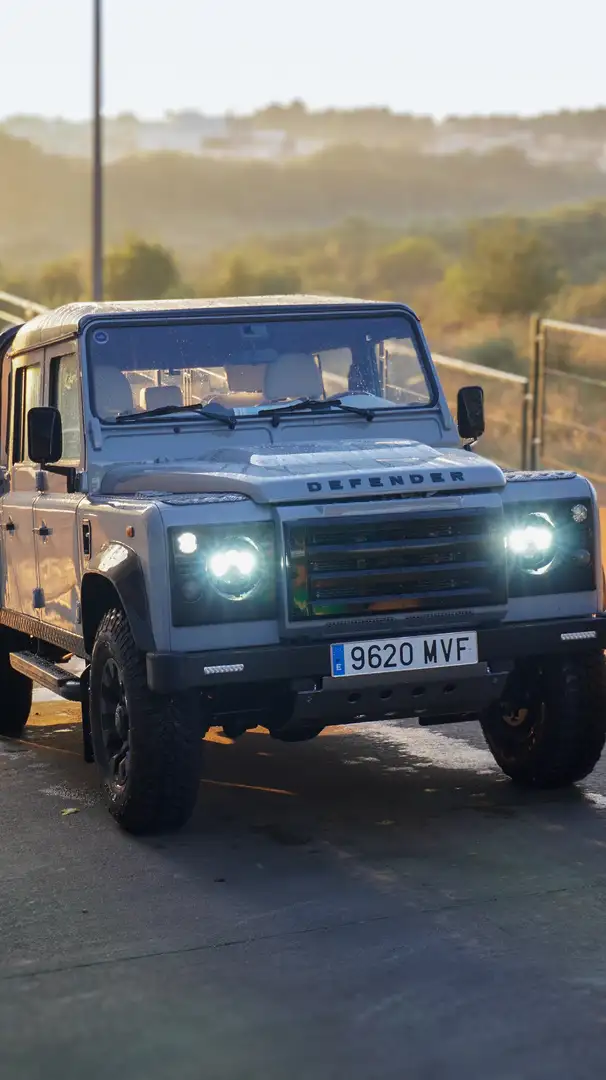 Land Rover Defender Comer. 130 Pick Up Doble Cabina E - 1