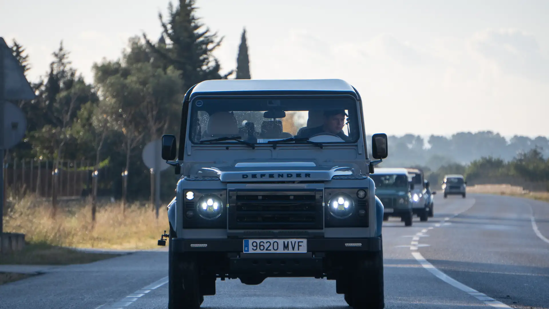 Land Rover Defender Comer. 130 Pick Up Doble Cabina E - 2