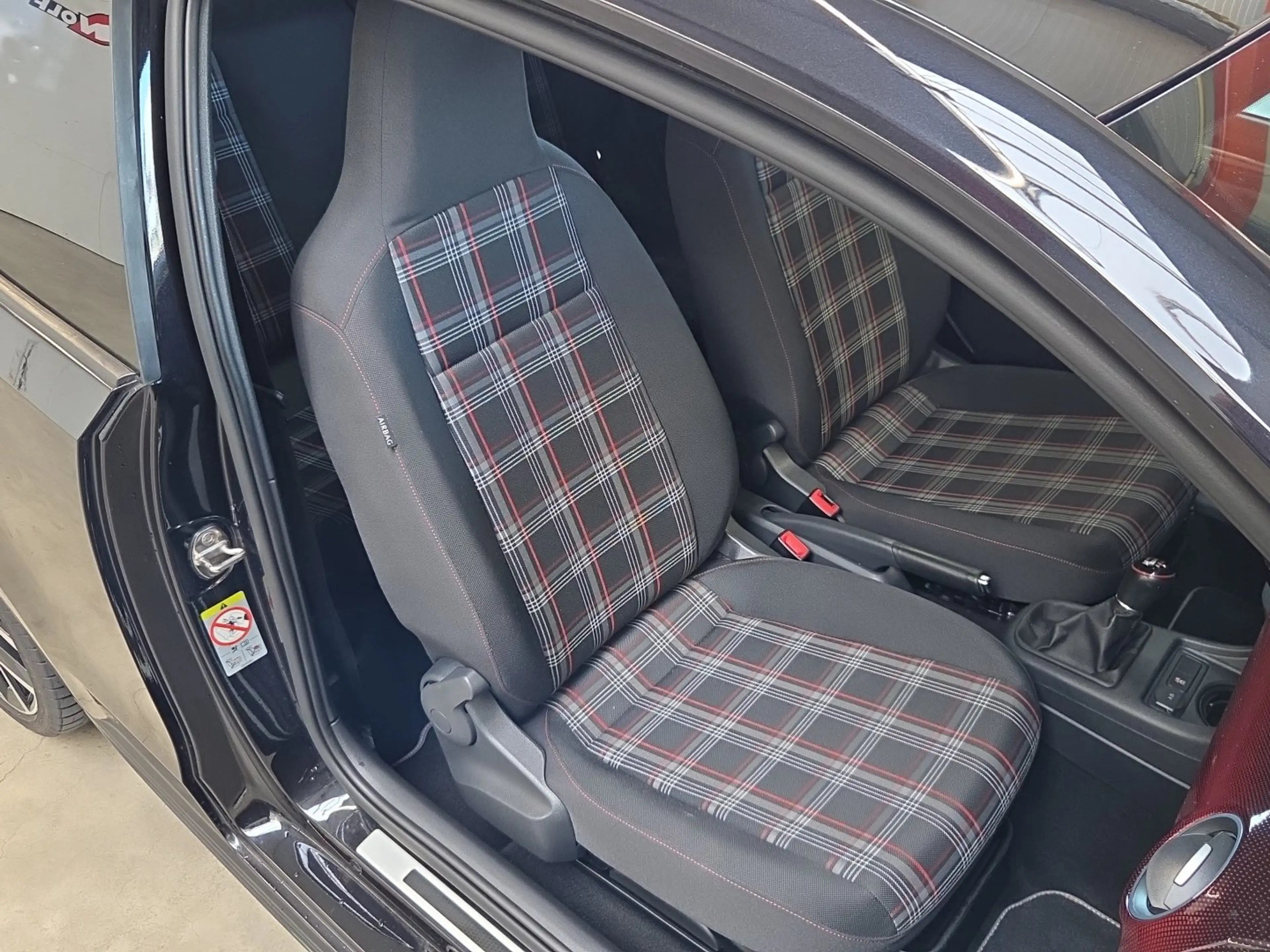 Volkswagen up! VW up! GTI — photo 13