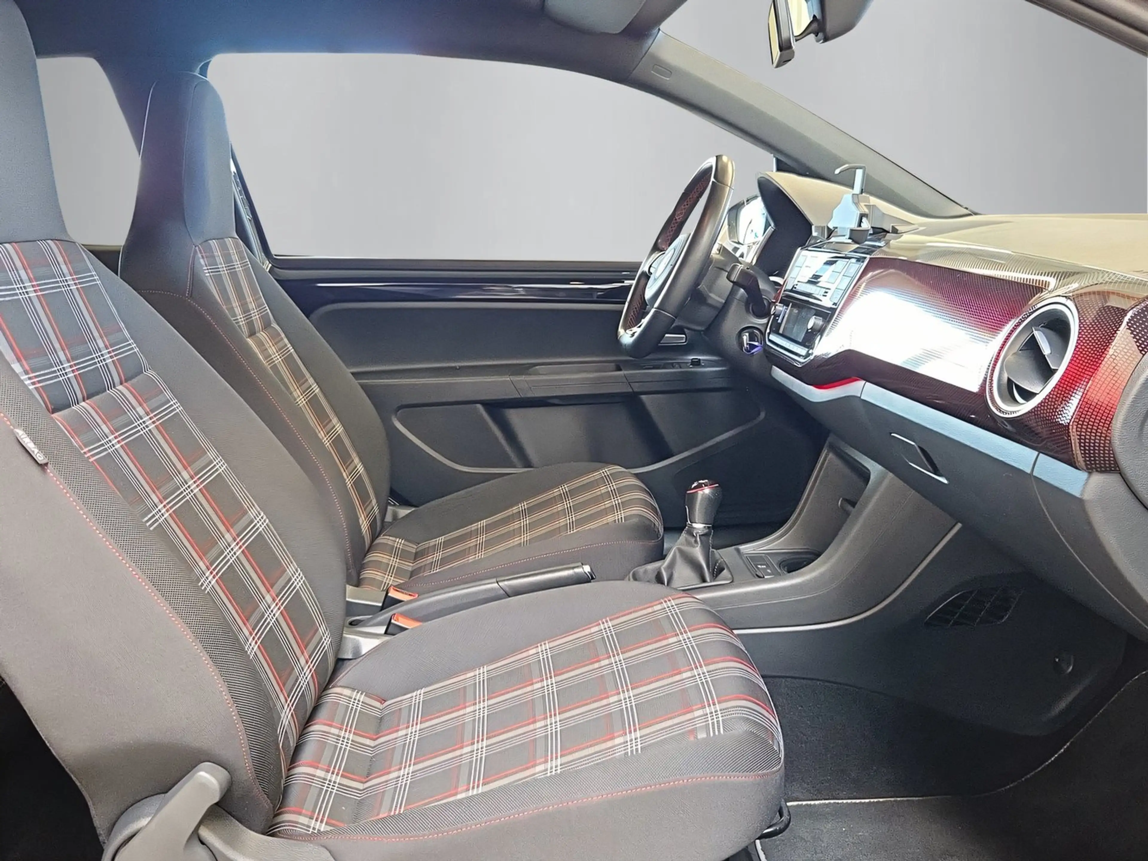 Volkswagen up! VW up! GTI — photo 11