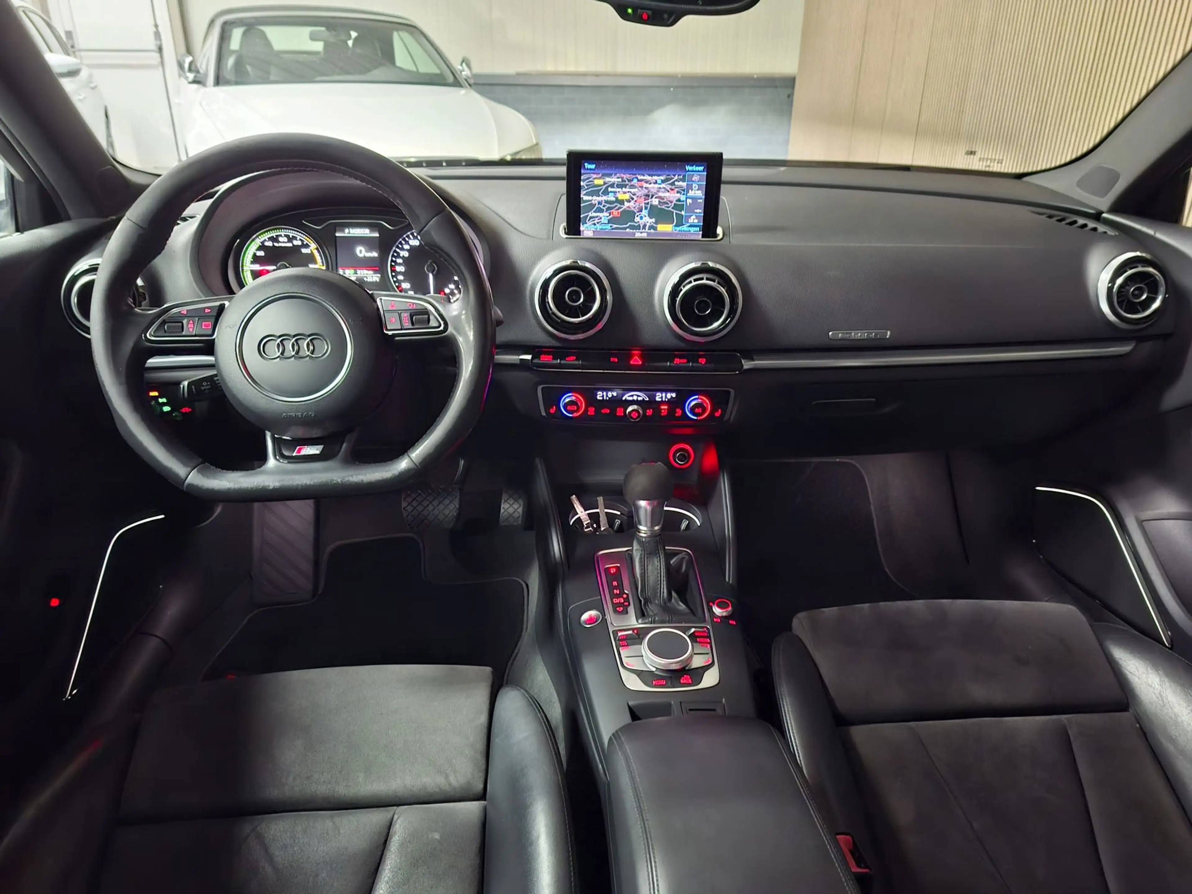 Audi A3 Sportback 1.4 e-tron PHEV Ambition Pro Line plus | — photo 18