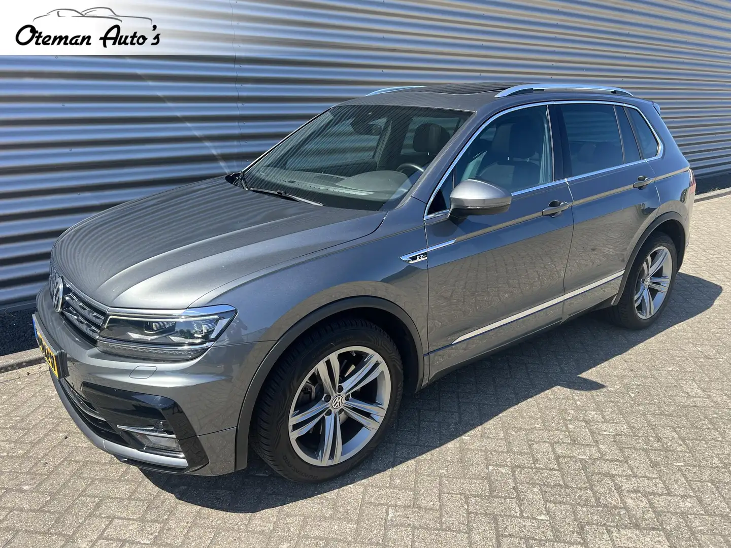 Volkswagen Tiguan 2.0 TSI 4Motion R-Line Pano Trekhaak DSG Gris - 1