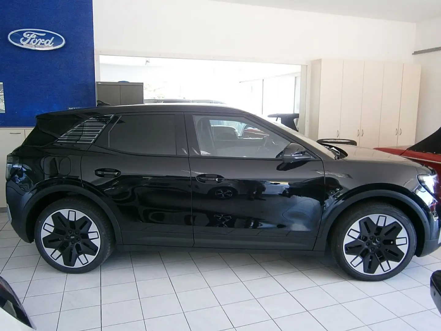 Ford Explorer Heckantrieb 204PS Batterie 79KWH Zwart - 2