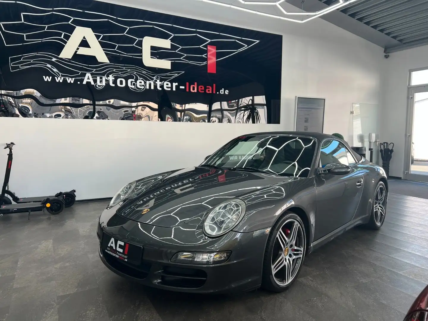 Porsche 911 Carrera S Cabrio,Bi-Xenon,PCM,PDC,SH,SoundP+ Grijs - 2