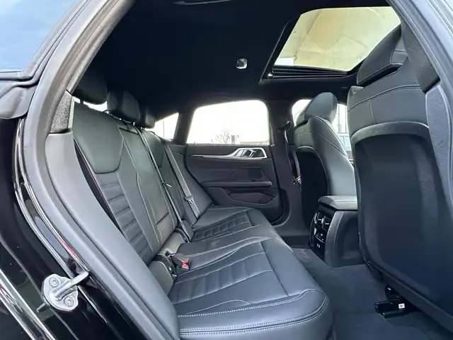 BMW 4 Series view 9