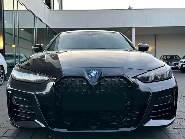 BMW 4 Series view 4