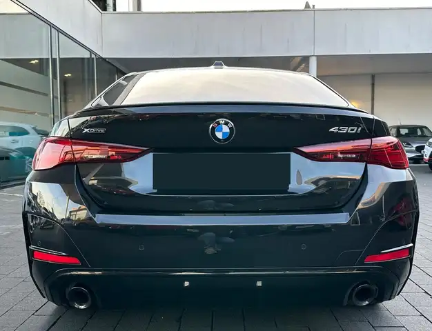 BMW 4 Series view 11