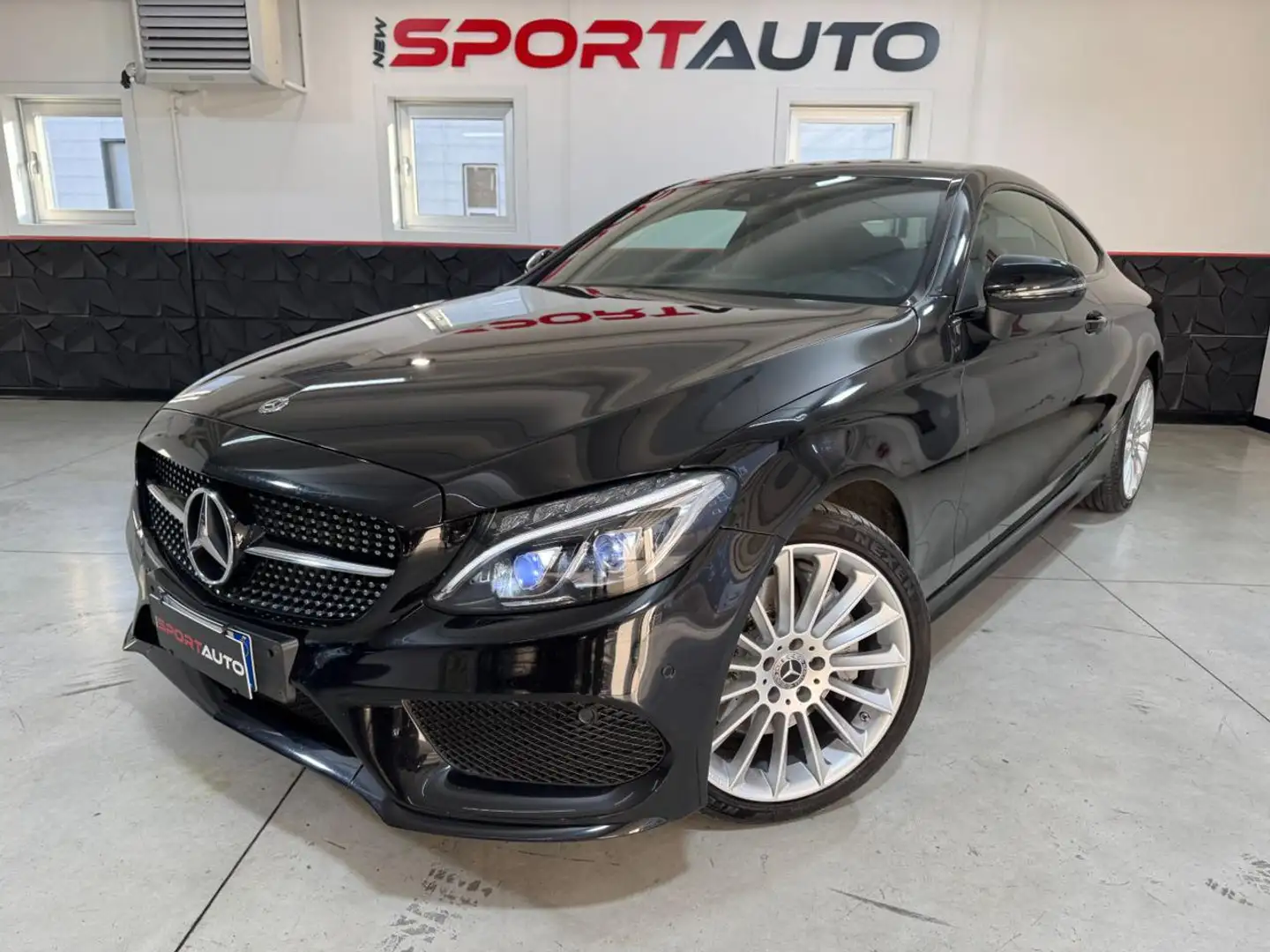 Mercedes-Benz C 250 d 4Matic Auto Coupé Premium AMG NIGHT Nero - 1