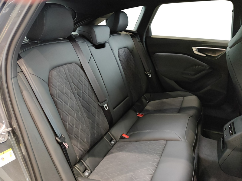Audi A5 Avant e-hybrid quattro 270 kW S tronic S line, AHK — photo 7