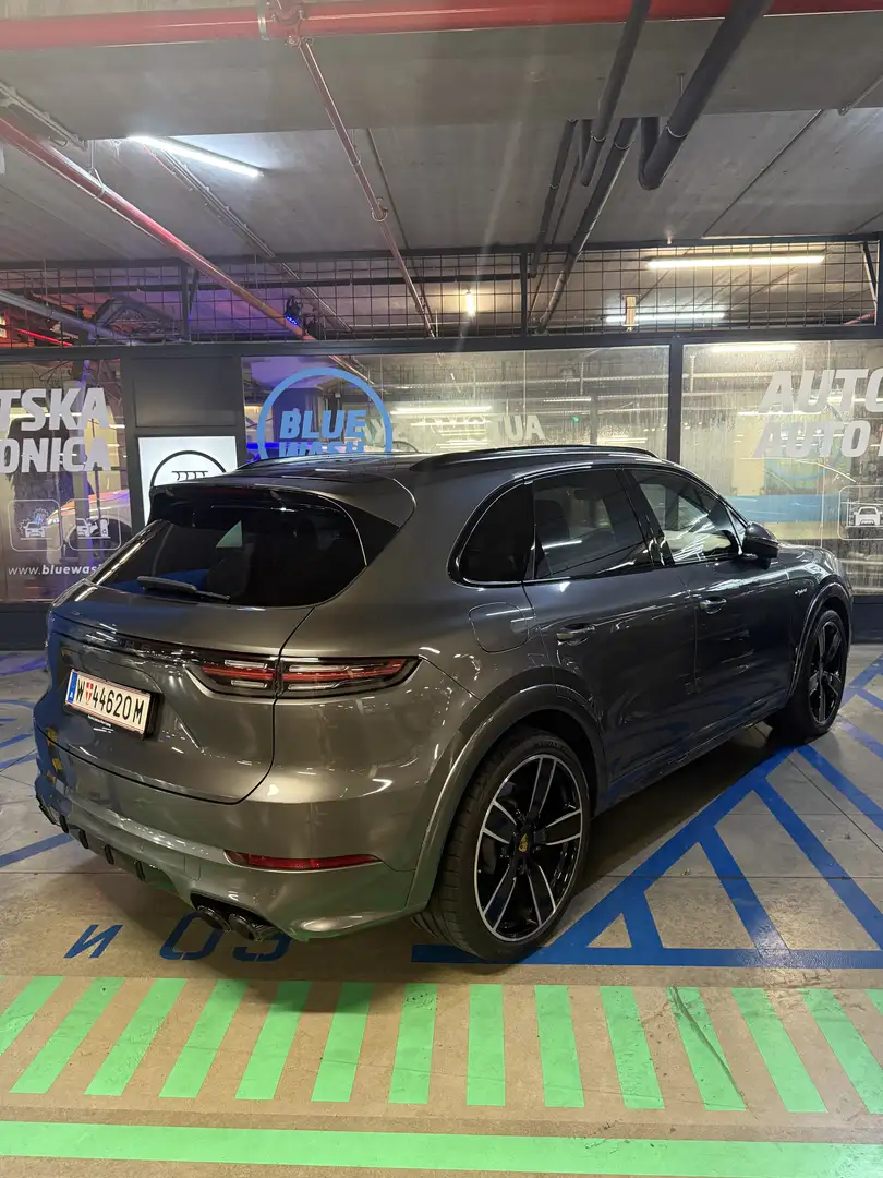 Porsche Cayenne III E-Hybrid PHEV 17,9 kWh Aut. - 1