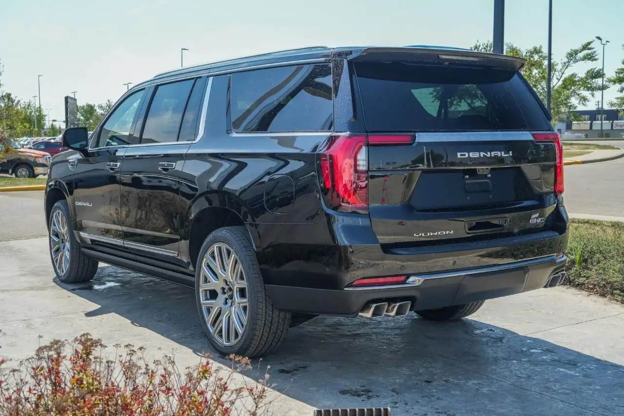 GMC Yukon снимка GMC Yukon