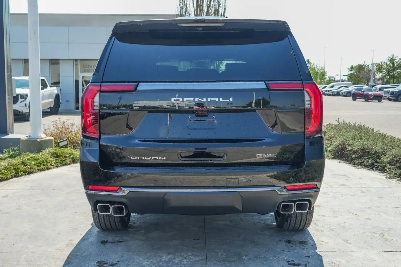 GMC Yukon снимка GMC Yukon