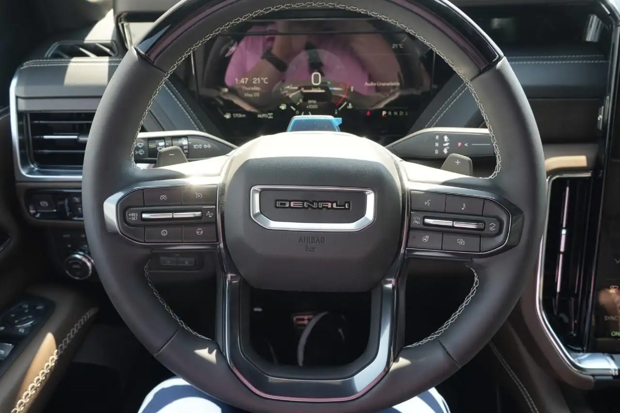 GMC Yukon снимка GMC Yukon