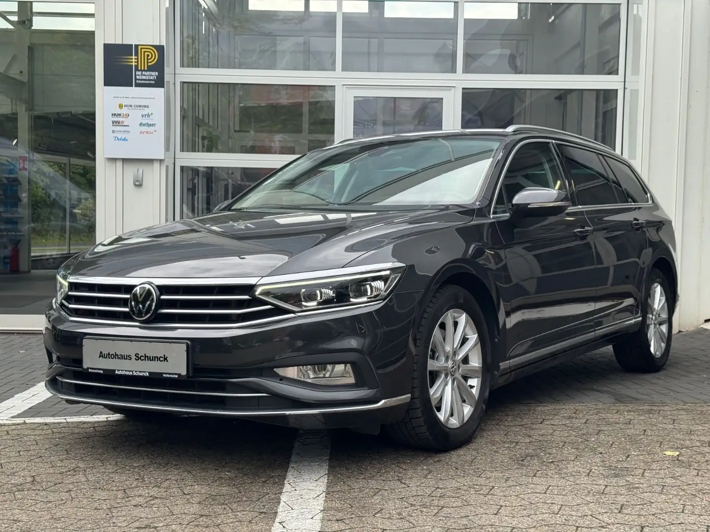 Volkswagen Passat Variant 2.0 TDI DSG/IQ LIGHT/AHK/ Grau - 1
