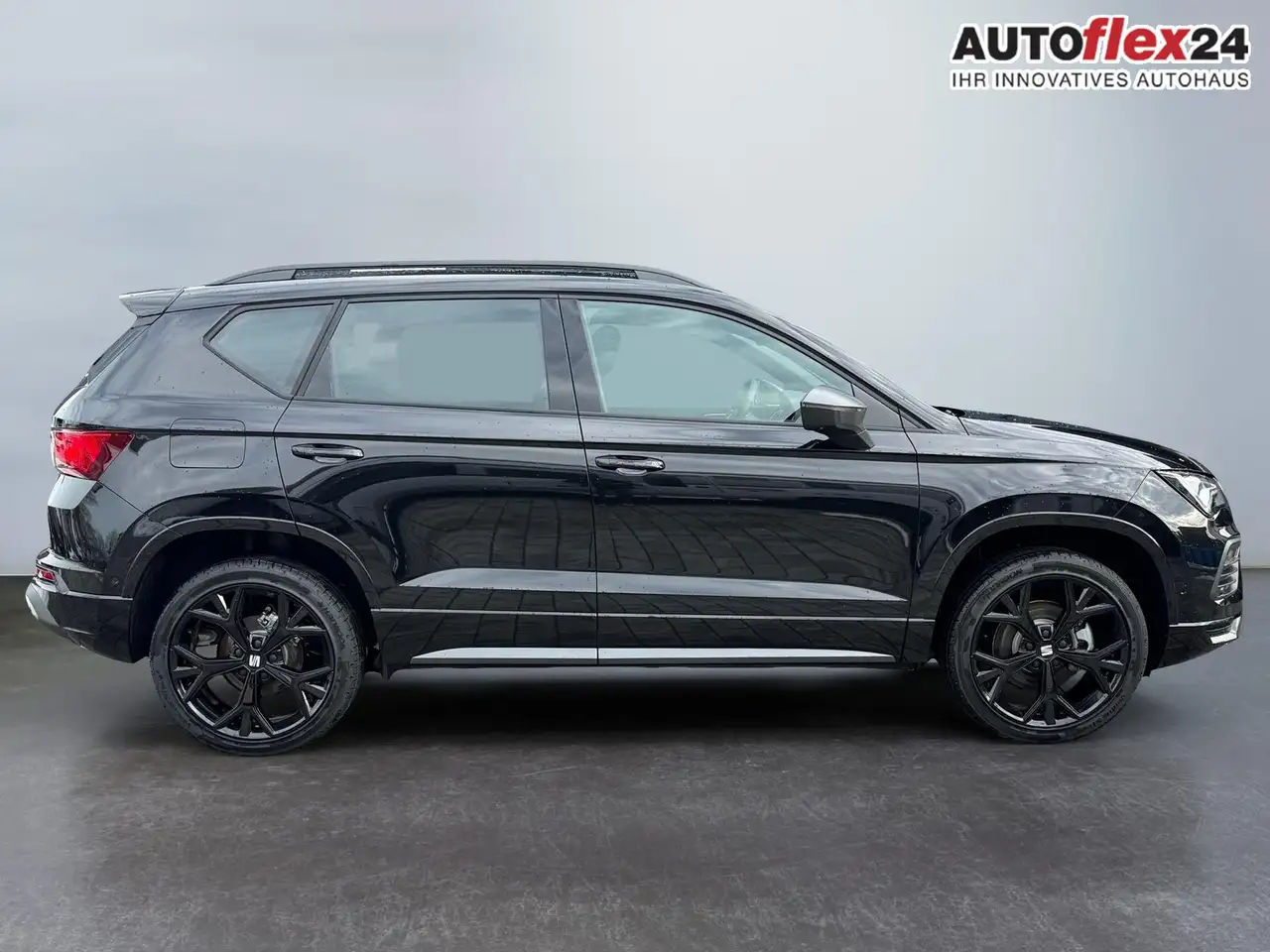 SEAT Ateca 1.5 TSI DSG FR Black Edition 19Z AHK PDC SHZ Na... 8