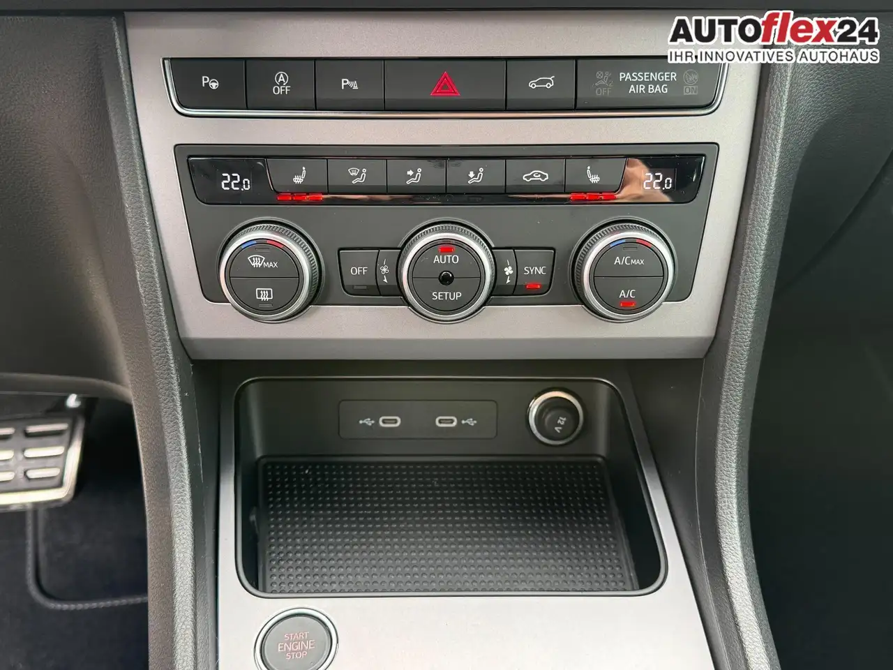 SEAT Ateca 1.5 TSI DSG FR Black Edition 19Z AHK PDC SHZ Na... 18