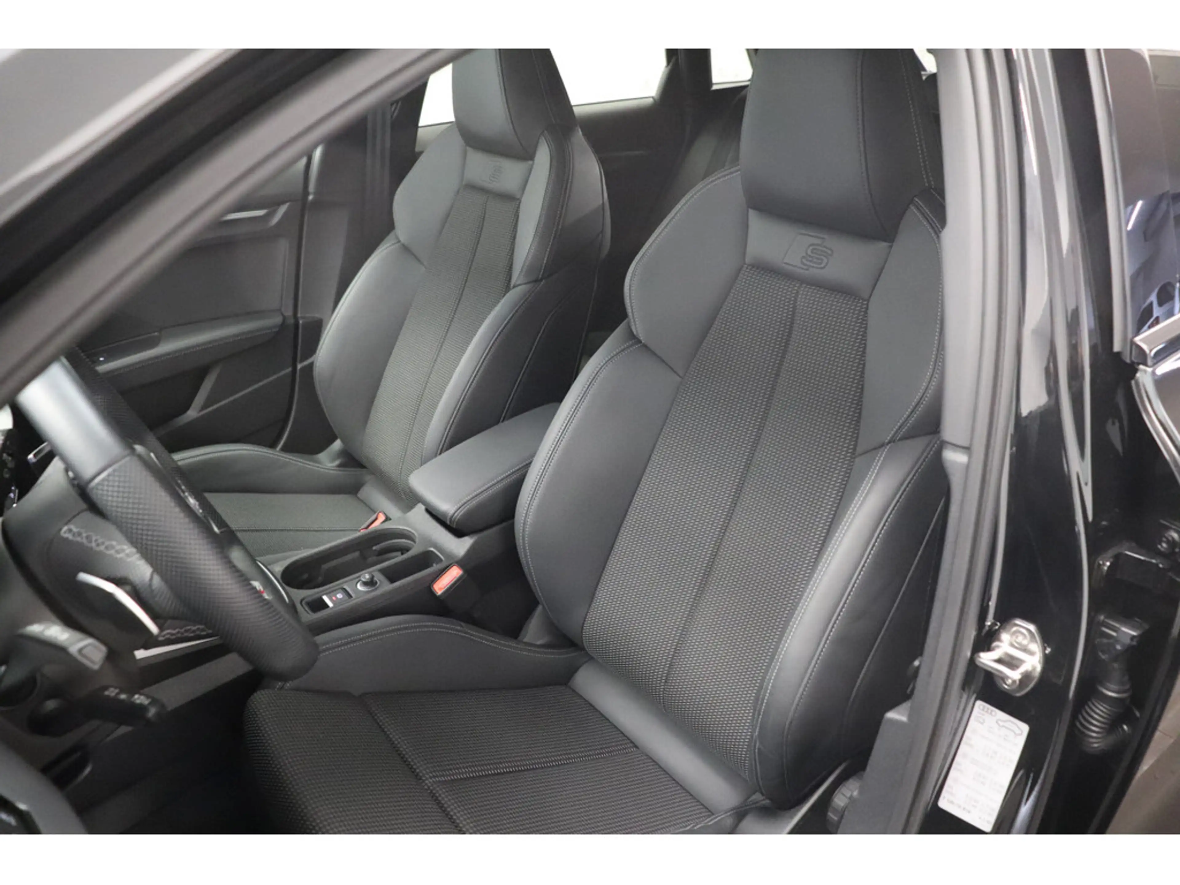 Audi S3 quattro 2.0 TFSI Sportback #LED #NAVI — photo 12