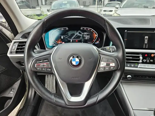 BMW 3 Series view 12